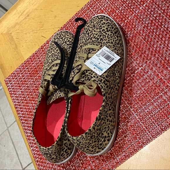 Leopard 🐾 Canvas Lace Up Shoe Ladies Size 9 - Picture 4 of 7